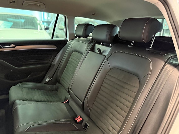 Volkswagen Passat 20 of 25