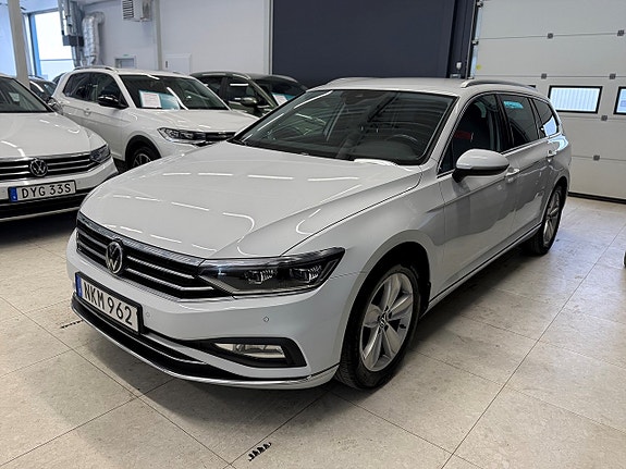 Volkswagen Passat 3 of 25