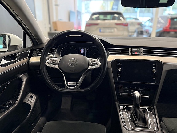 Volkswagen Passat 22 of 25