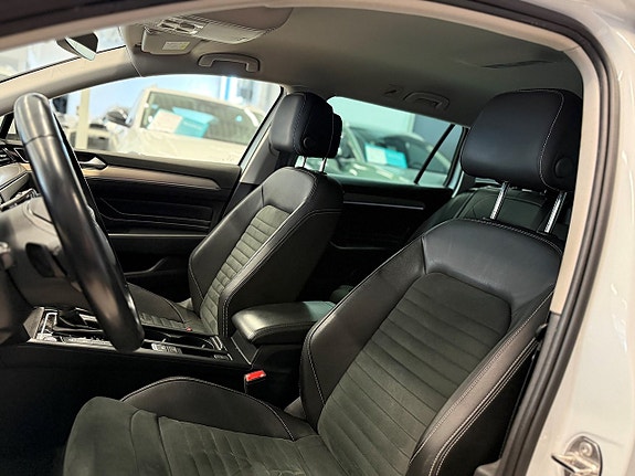 Volkswagen Passat 12 of 25