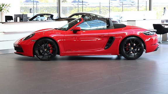 Porsche 718 Boxster GTS 7 of 16
