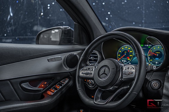 Mercedes-Benz GLC300 de 19 of 20