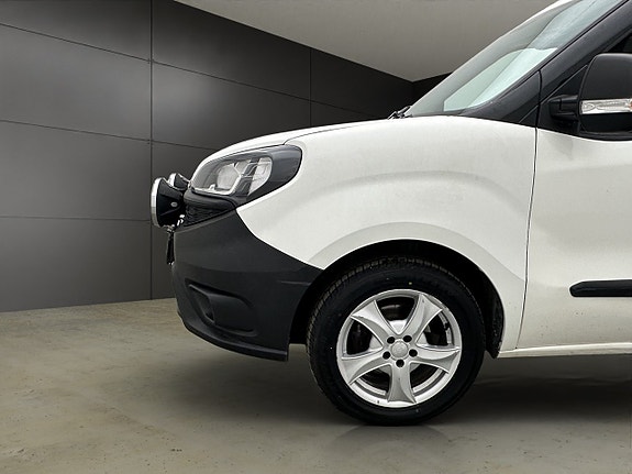 Fiat Doblo 25 of 28