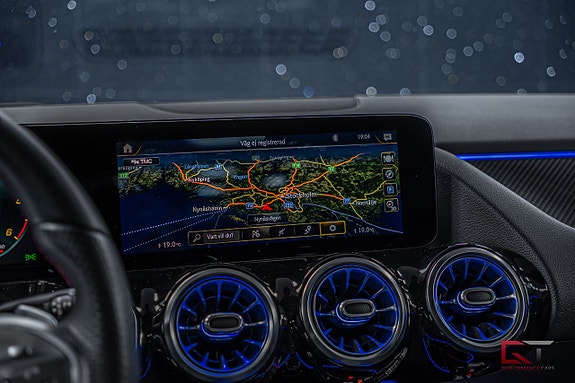 Mercedes-Benz GLA220 d 13 of 22