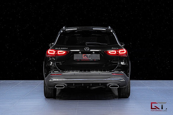 Mercedes-Benz GLA220 d 7 of 22