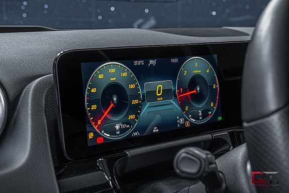 Mercedes-Benz GLA220 d 12 of 22