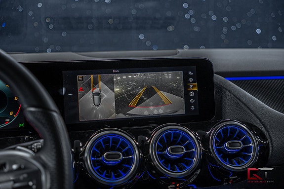 Mercedes-Benz GLA220 d 14 of 22