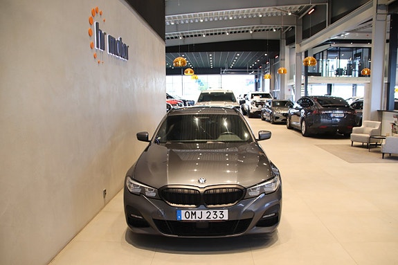BMW 320d 2 of 20