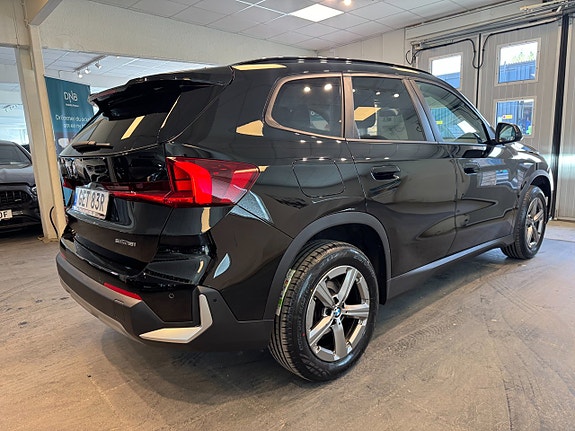 BMW X1 4 of 5