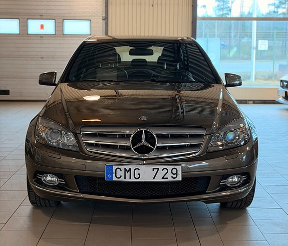 Mercedes-Benz C300 5 of 5