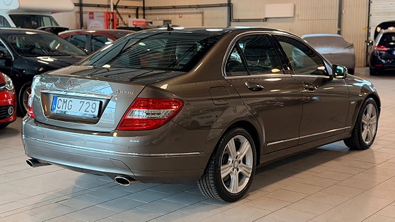 Mercedes-Benz C300 3 of 5