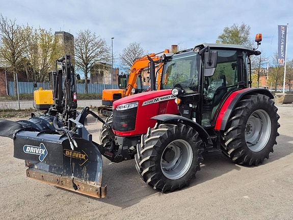 Massey Ferguson 4708 M  - Vägreggad - 355 Timmar!