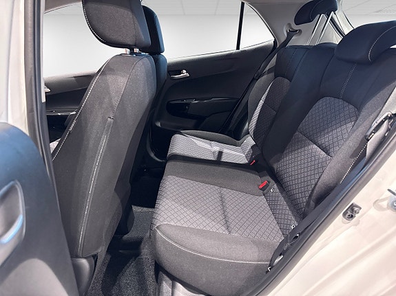Kia Picanto 9 of 14
