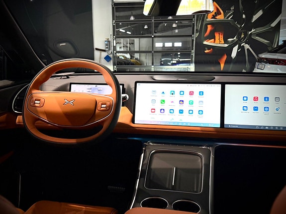 XPeng G9 11 of 17