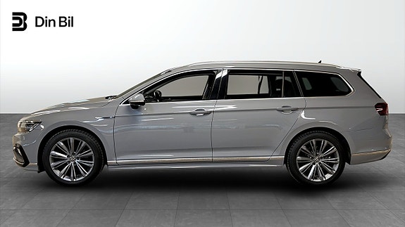 Volkswagen Passat 2 of 5