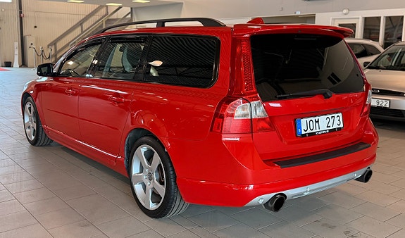 Volvo V70 4 of 5