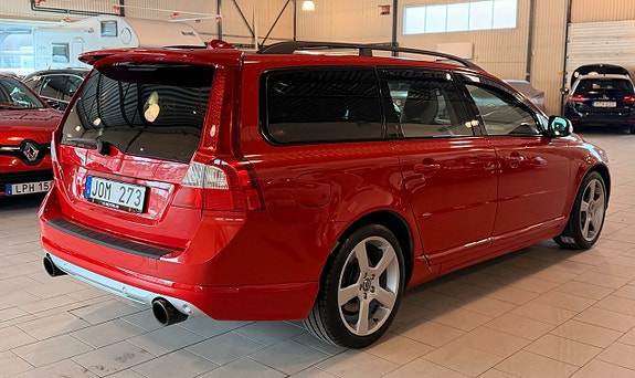 Volvo V70 3 of 5