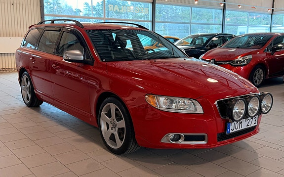 Volvo V70 2 of 5