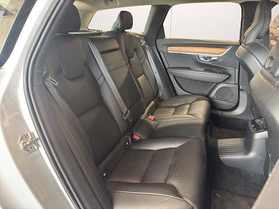 Volvo V90 10 of 25
