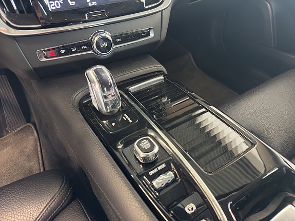 Volvo V90 16 of 25