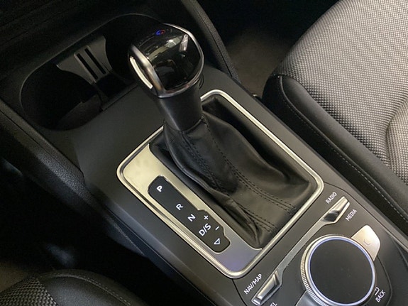 Audi Q2 11 of 15