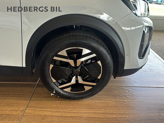 Peugeot 2008 3 of 5