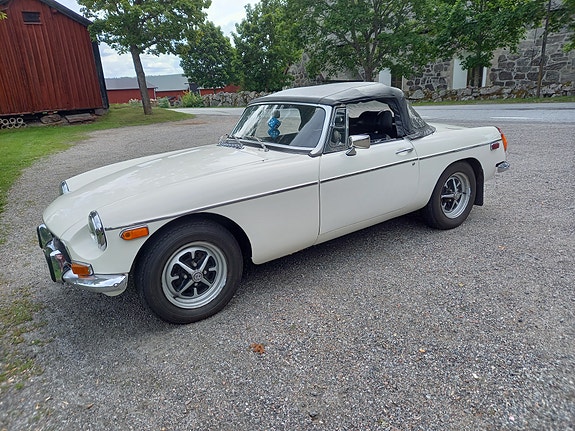 MG MGB 2 of 5