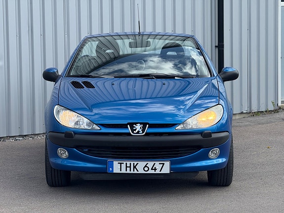 Peugeot 206 CC 2 of 5