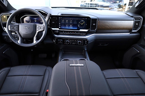 Chevrolet Silverado 2500 8 of 24