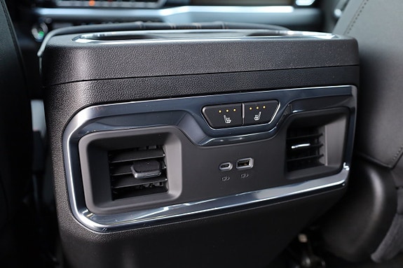 Chevrolet Silverado 2500 19 of 24