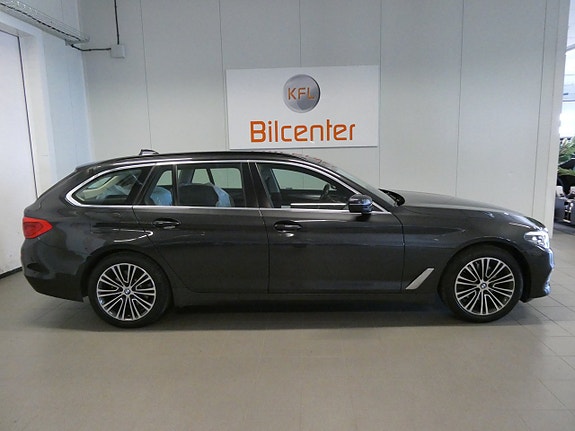 BMW 520d 3 of 5