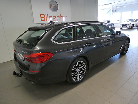 BMW 520d 4 of 5