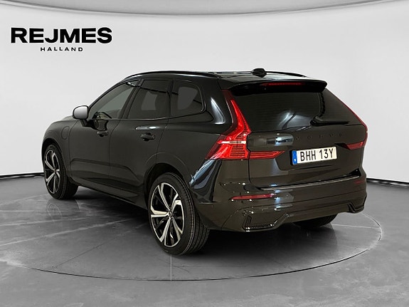 Volvo XC60 2 of 16