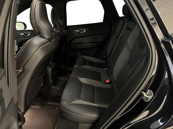 Volvo XC60 7 of 16