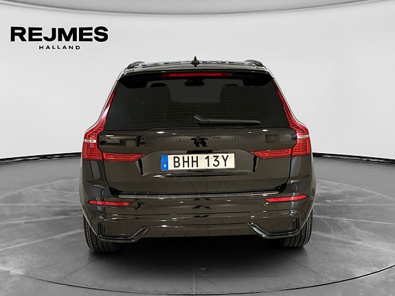 Volvo XC60 8 of 16
