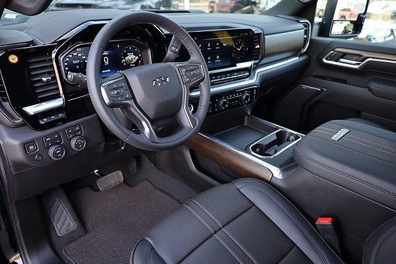 Chevrolet Silverado 2500 7 of 24