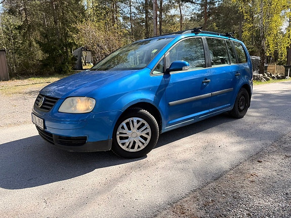 Volkswagen Touran 5 of 5