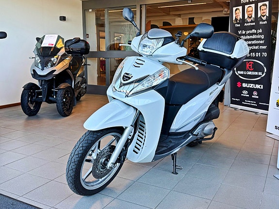 Honda Sh300 4 of 4