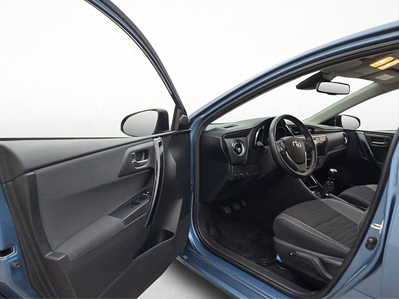 Toyota Auris 10 of 29