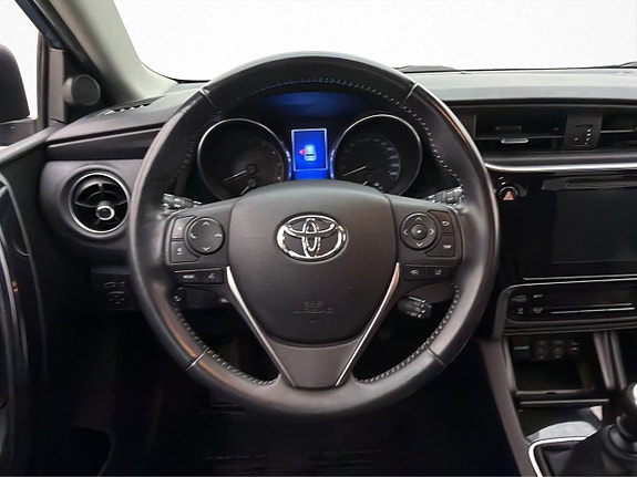 Toyota Auris 13 of 29