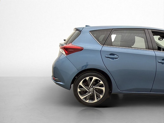 Toyota Auris 28 of 29