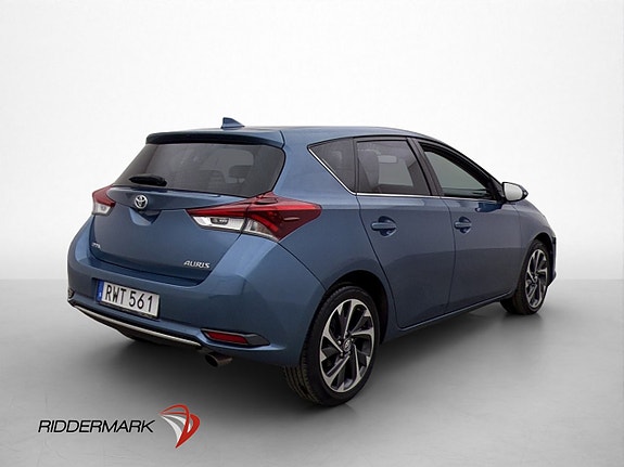 Toyota Auris 8 of 29