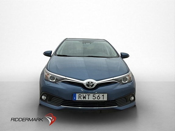 Toyota Auris 2 of 29