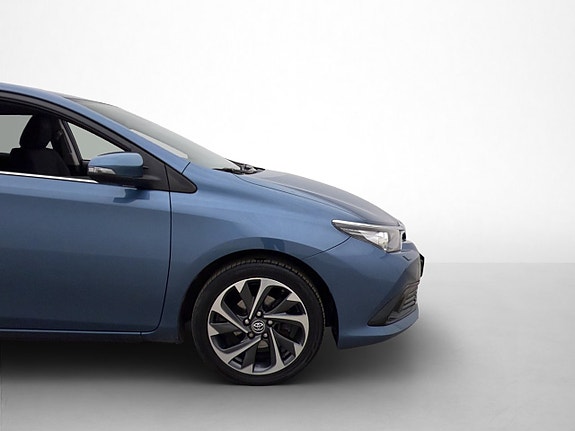 Toyota Auris 29 of 29