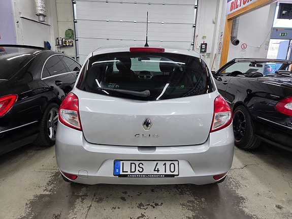 Renault Clio 8 of 15