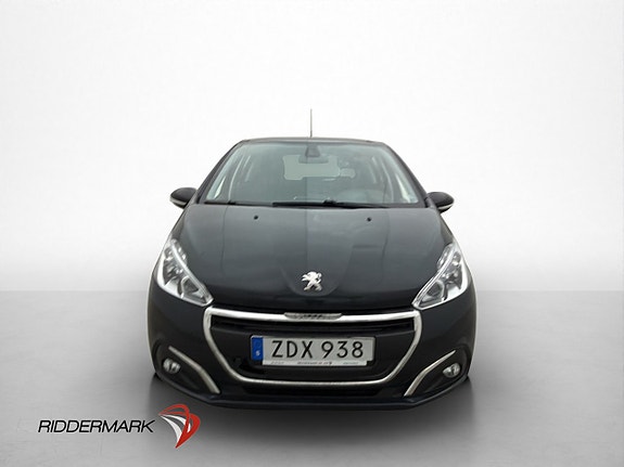 Peugeot 208 2 of 5