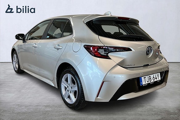 Toyota Corolla 2 of 5