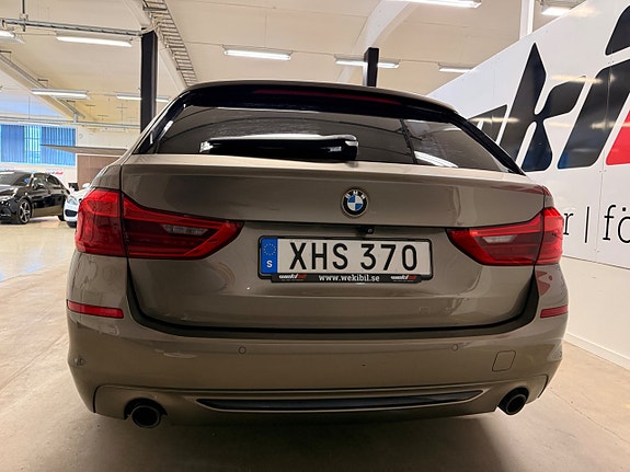 BMW 520d 4 of 5