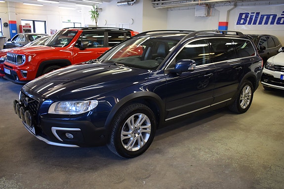 Volvo XC70 3 of 25