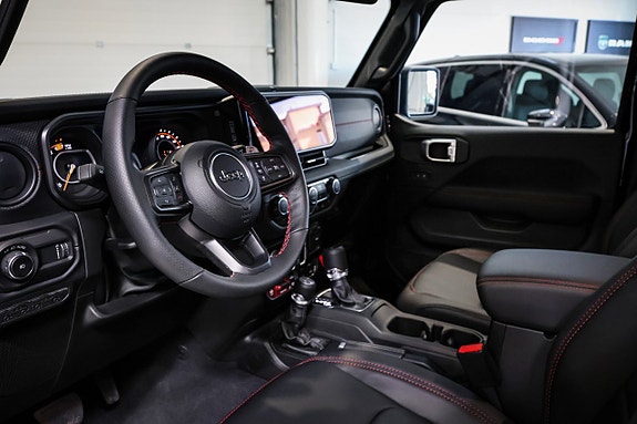 Jeep Wrangler 14 of 30
